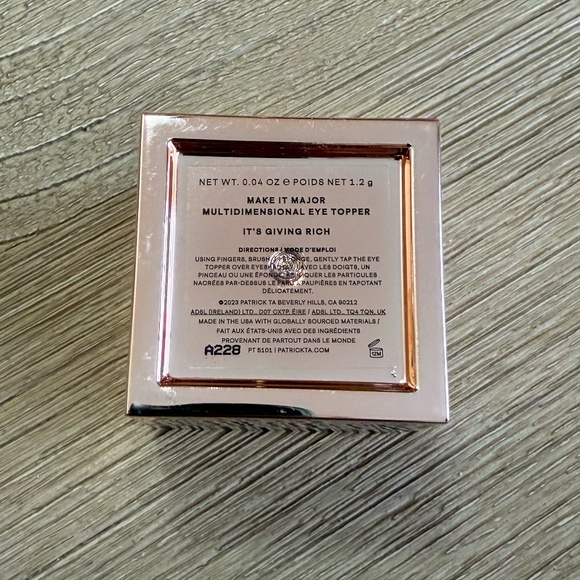 Patrick Ta Multidimensional Eye Topper ITS GIVING RICH - Picture 2 of 2